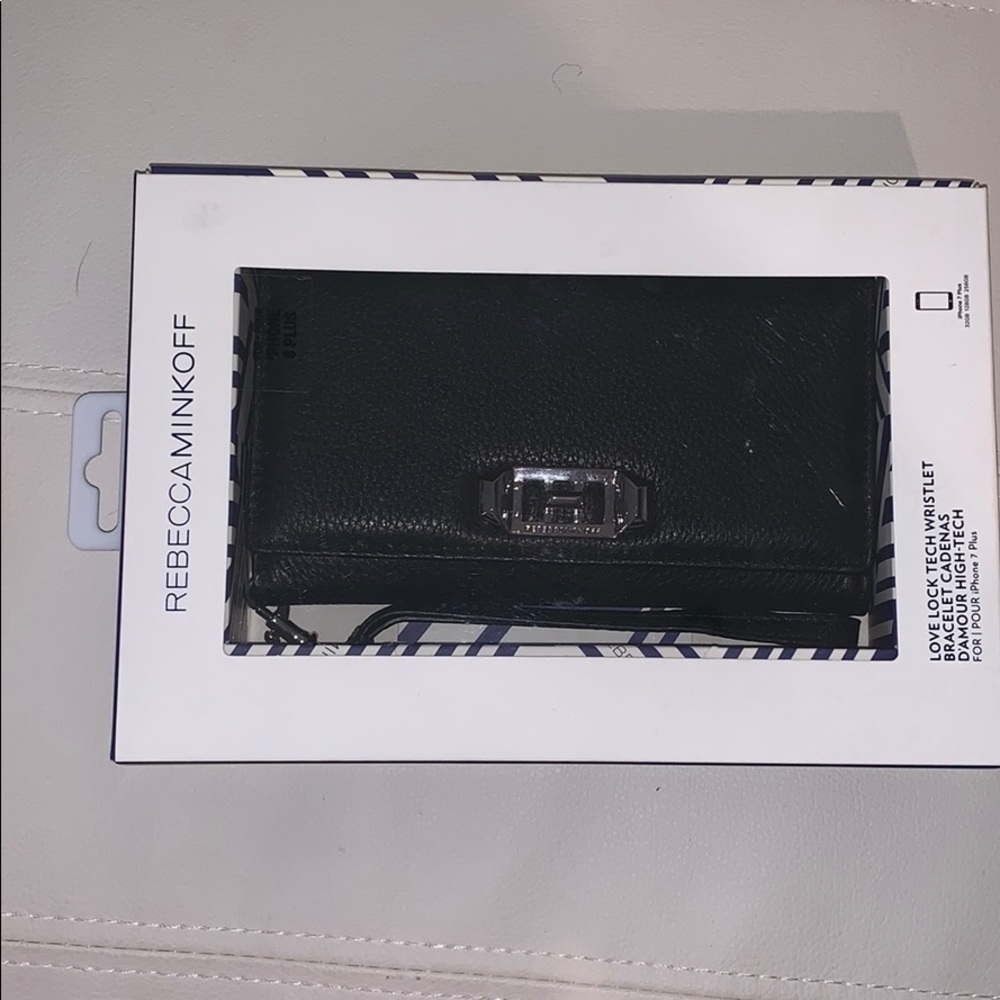 Love Lock Tech Wristlet